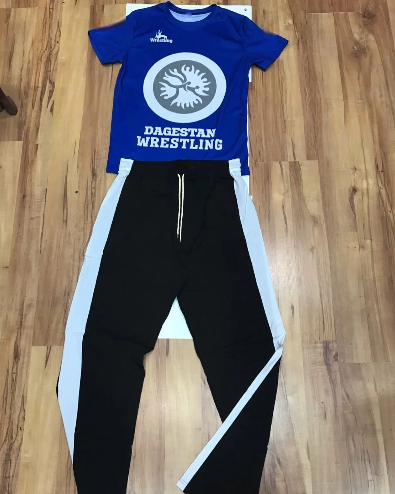 

Комплект спортивных брюк и футболок ММА, быстросохнущая тренировочная форма для кикбоксинга в тренажерном зале, боевых искусств для мужчин и женщин, бокс, борьба