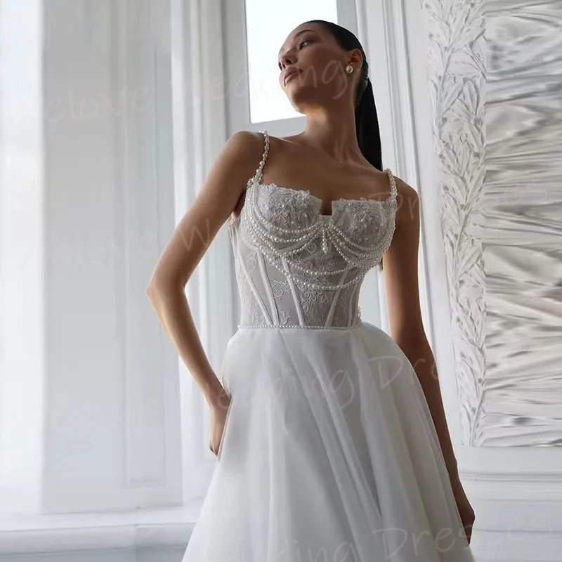 Fascinating A Line Women's Lace Beaded Wedding Dresses Robe De Mariée Customized Spaghetti Straps Bride Gowns Vestido De Novia
