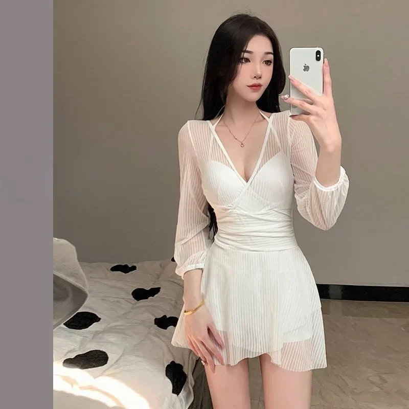 Traje de baño de una pieza de verano para mujer, traje de baño de manga larga con protección solar, traje de baño Sexy ajustado con cuello en V y espalda descubierta, trajes de baño para playa