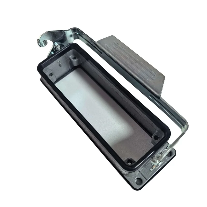 The housing of 16-pin and 24-pin heavy-duty connectors （single locking latch）