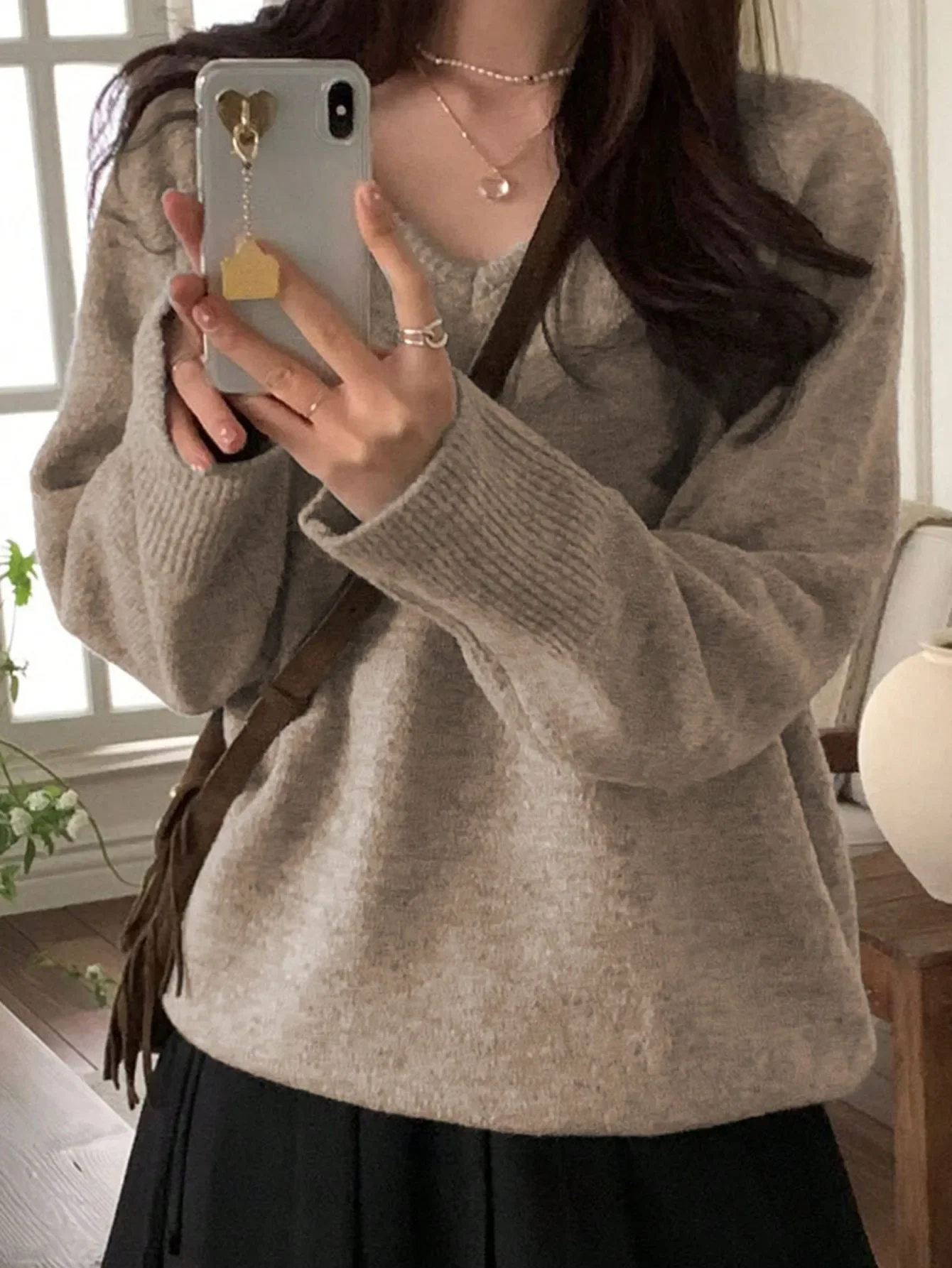 Classic V-Neck Pullover Knitwear Neutral Chic Quiet Luxury Aesthetic Long Sleeve Soft Jumper Top Warm Oatmeal Beige Melange Yarn Ribbed Cuffs And Hem Slouchy Fit For Campus Library Study Valentine Present
