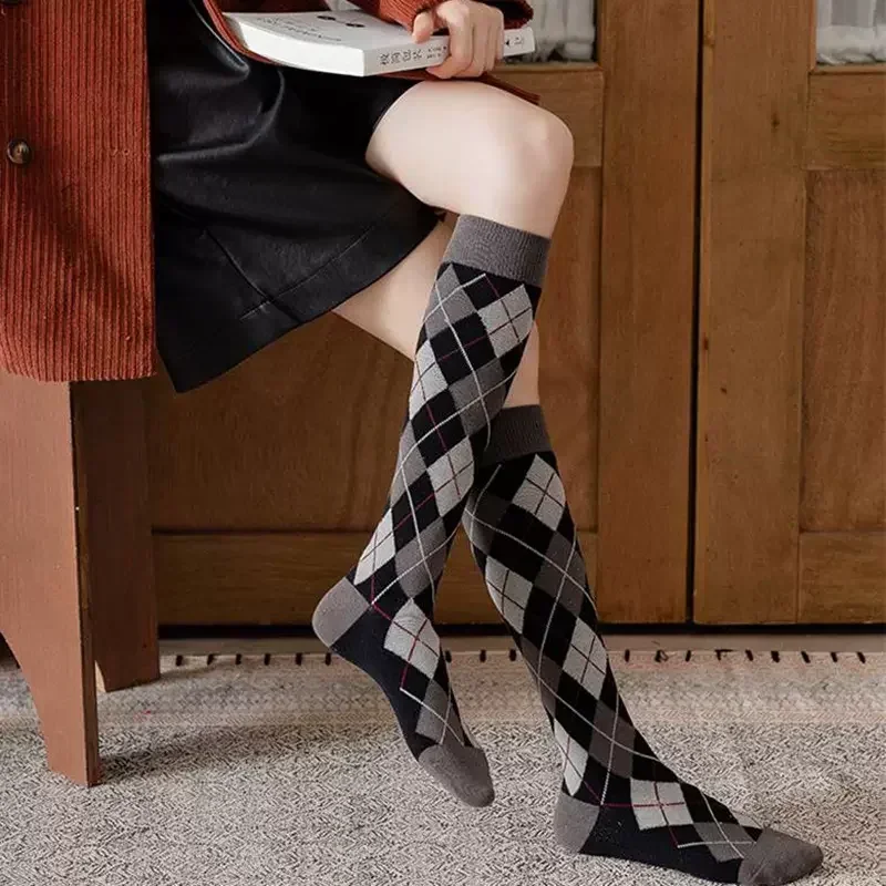 New Fashion Plaid Women Stockings Long Socks Stockings Women College Style Knitted Cotton Knee Socks Stockings School Girls