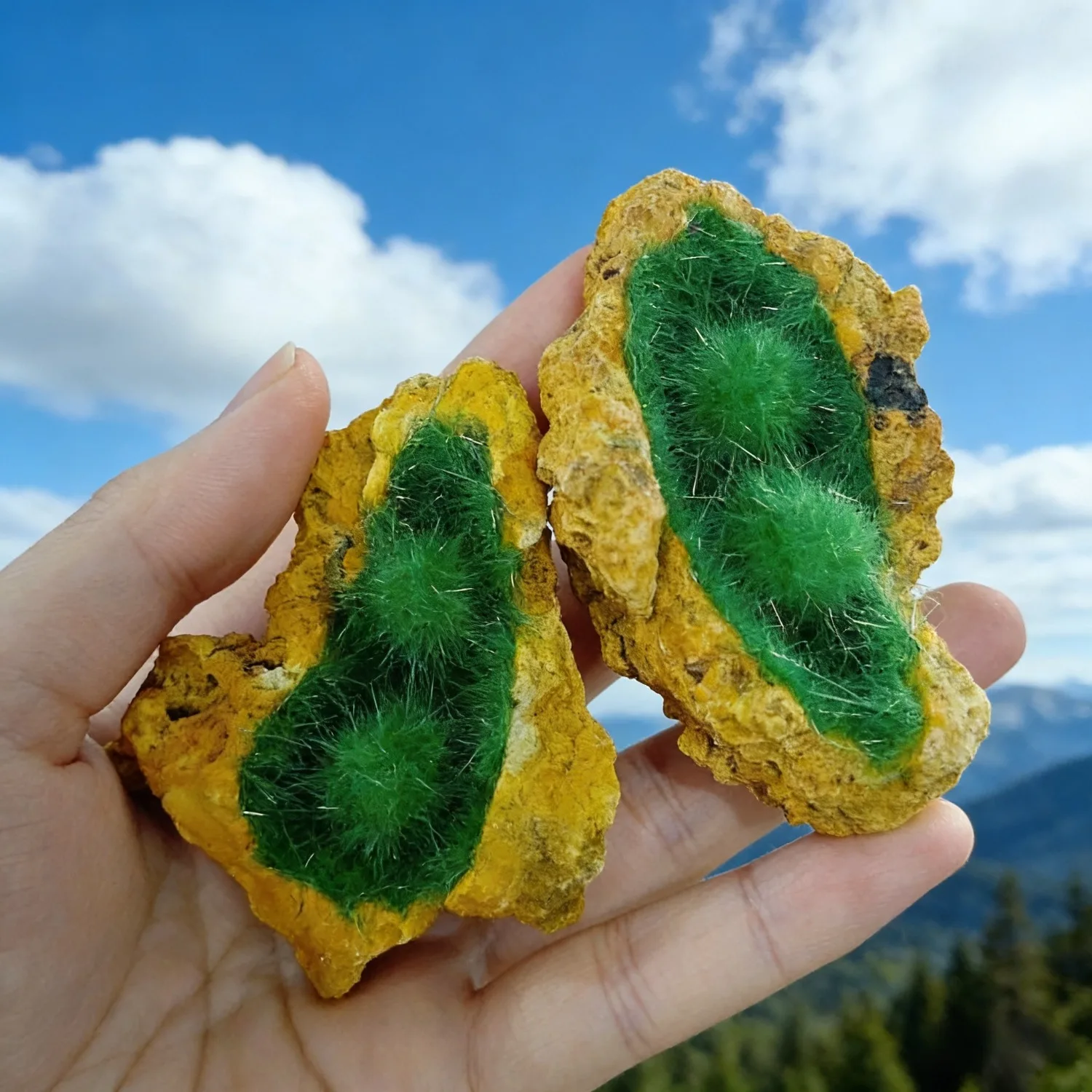 1pc Ore Specimen, Green Needle Ironstone Mineral, Irregular Sample, Home and Garden Decoration, Unique Holiday Gift