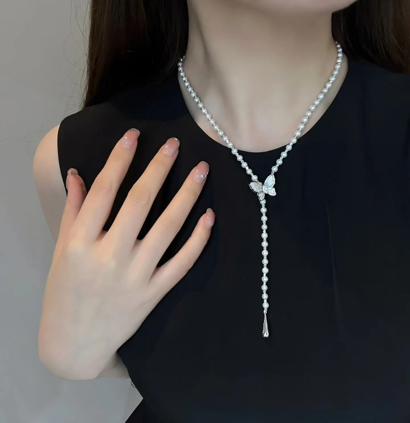 

Certificated 60cm Natural Freshwater Long Strand Necklace With Natural White Shell Butterfly Brooch Charm Beaded Strand Necklace