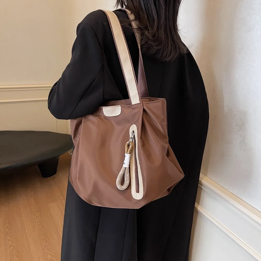 

Elegant Portable Tote Bag Fashion Commute Shoulder Bag Large Capacity Zipper Pleated Handbag Outdoor