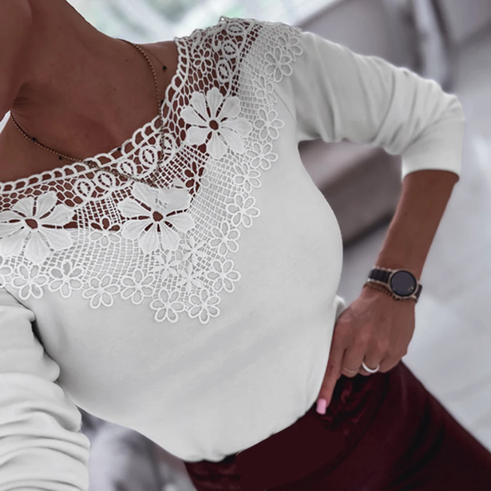 Round Neck Long Sleeve T-Shirt for Women with Delicate Lace Sections Patchwork Style Breathable Slim Fit Design