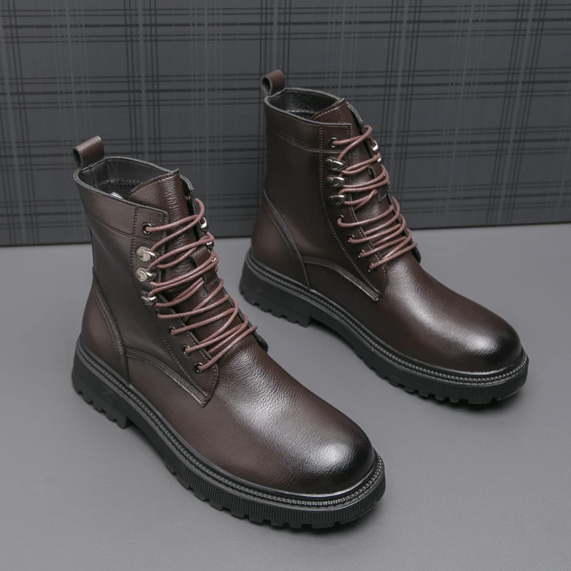 รองเท้าบูทหนังผู้ชายแบบมีซิปสำหรับฤดูใบไม้ร่วง สไตล์อังกฤษ รองเท้าทางการและลำลอง รองเท้าหนังหุ้มข้อสูง รองเท้าบูทสั้น สีดำ ไซส์ใหญ่พิเศษ M