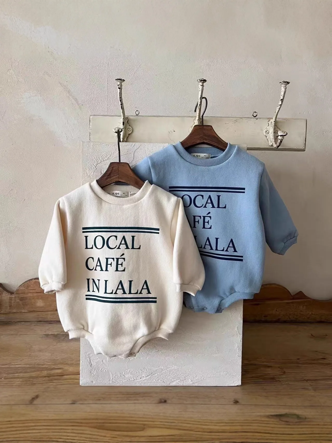 2025 شتاء جديد طفل طويل الأكمام الدافئة ارتداءها الوليد إلكتروني طباعة الصوف بذلة للطفل صبي فتاة ملابس كاجوال 0-24 متر