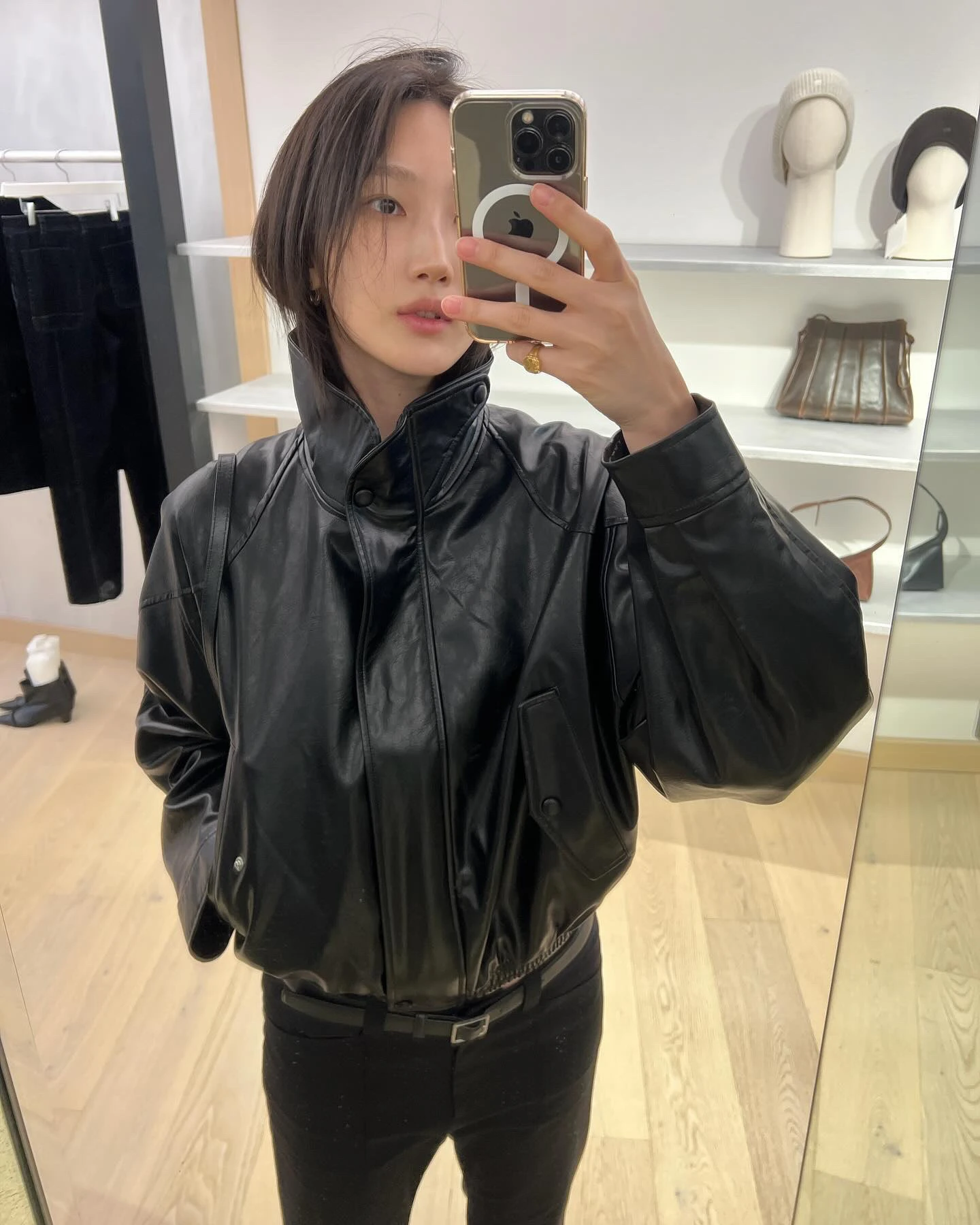 Loose Casual Bla PU Leather Jaet ort Sle Stand Collar Zipper Closure Women's Autumn Winter Faion Outerwear Coat
