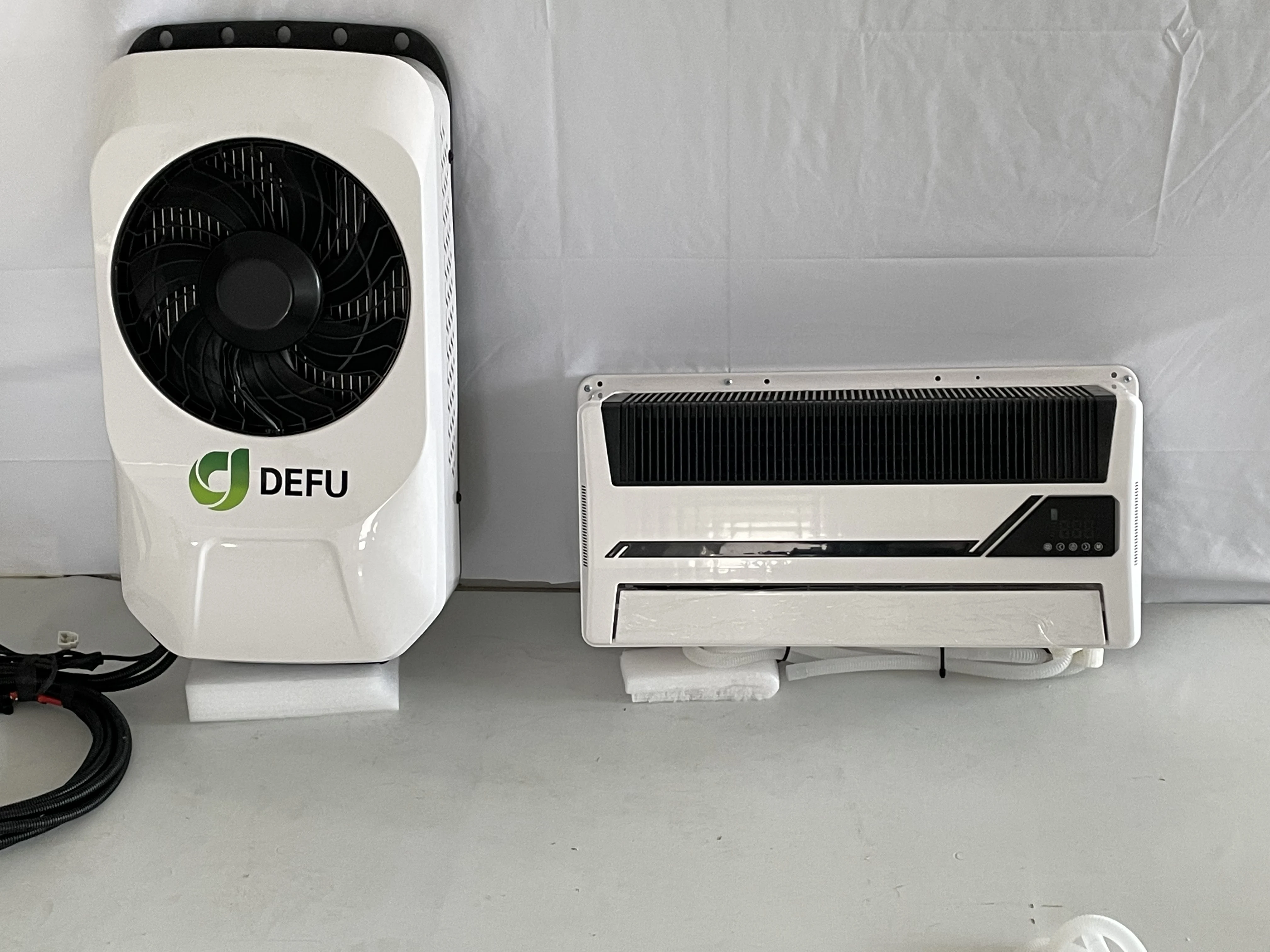 مكيفات هواء لوقوف السيارات على السطح من النحاس مثبتة على الحائط 12 فولت 24 فولت لشاحنة فان موتوهوم