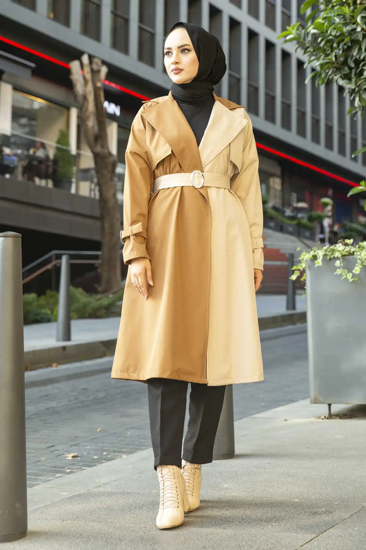 

Double Color Trench Coat MD- Camel