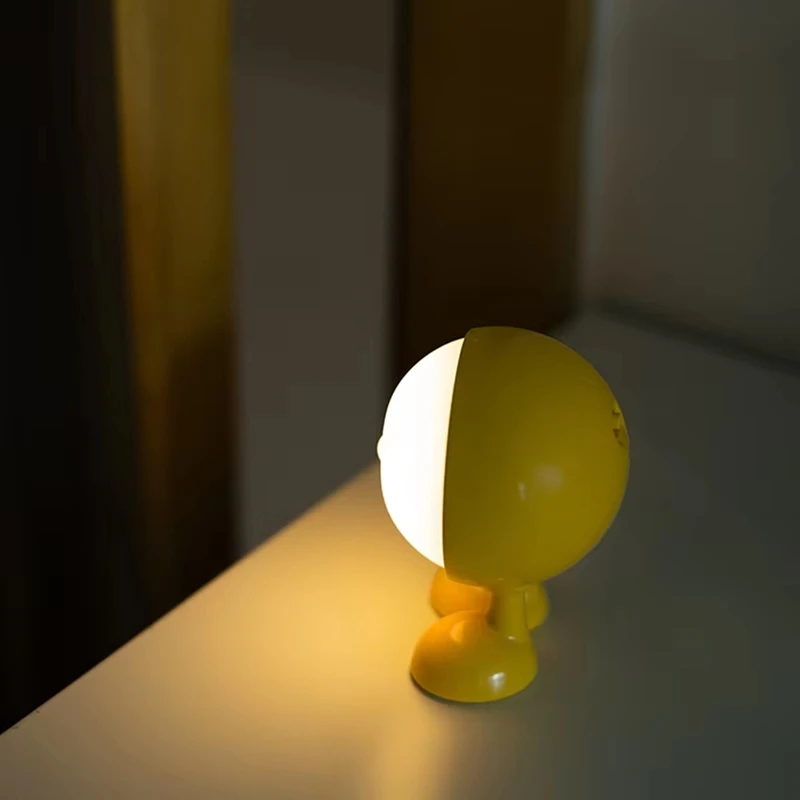Luce notturna a LED con occhi grandi dei cartoni animati, perfetta per le stanze dei bambini, illuminazione a lunga durata