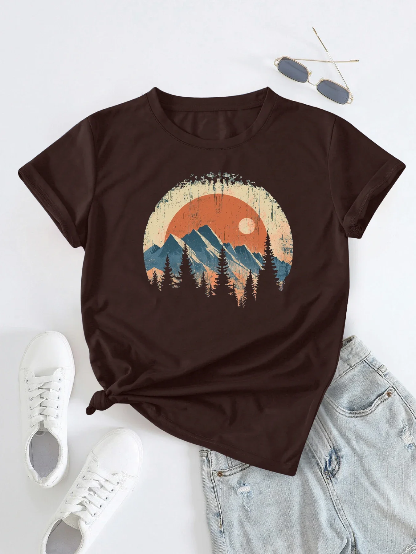 Retro Mountain Sunset Graphic Print T-shirt Short Sleeve Crew Neck Casual Top For Summer & Spring Women\'s Clothing