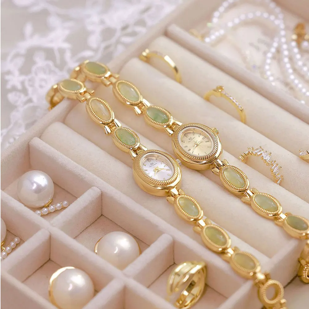 ساعات نسائية كلاسيكية أنيقة أساور مجوهرات اليشم عالية الجودة ساعة يد ذهبية ريترو كوارتز ساعات رسمية للسيدات