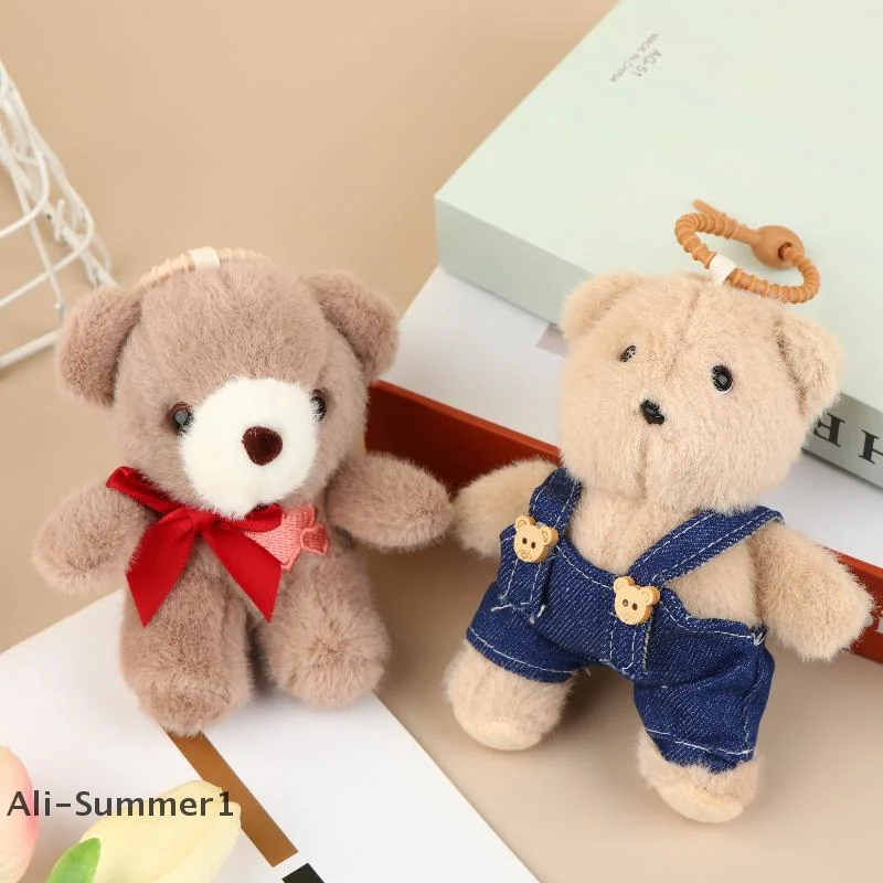 【E】ملابس لطيفة على شكل دب الدب من القطيفة للزوجين إكسسوارات معلقة على شكل دب كرتوني هدية ديكور ساحرة
