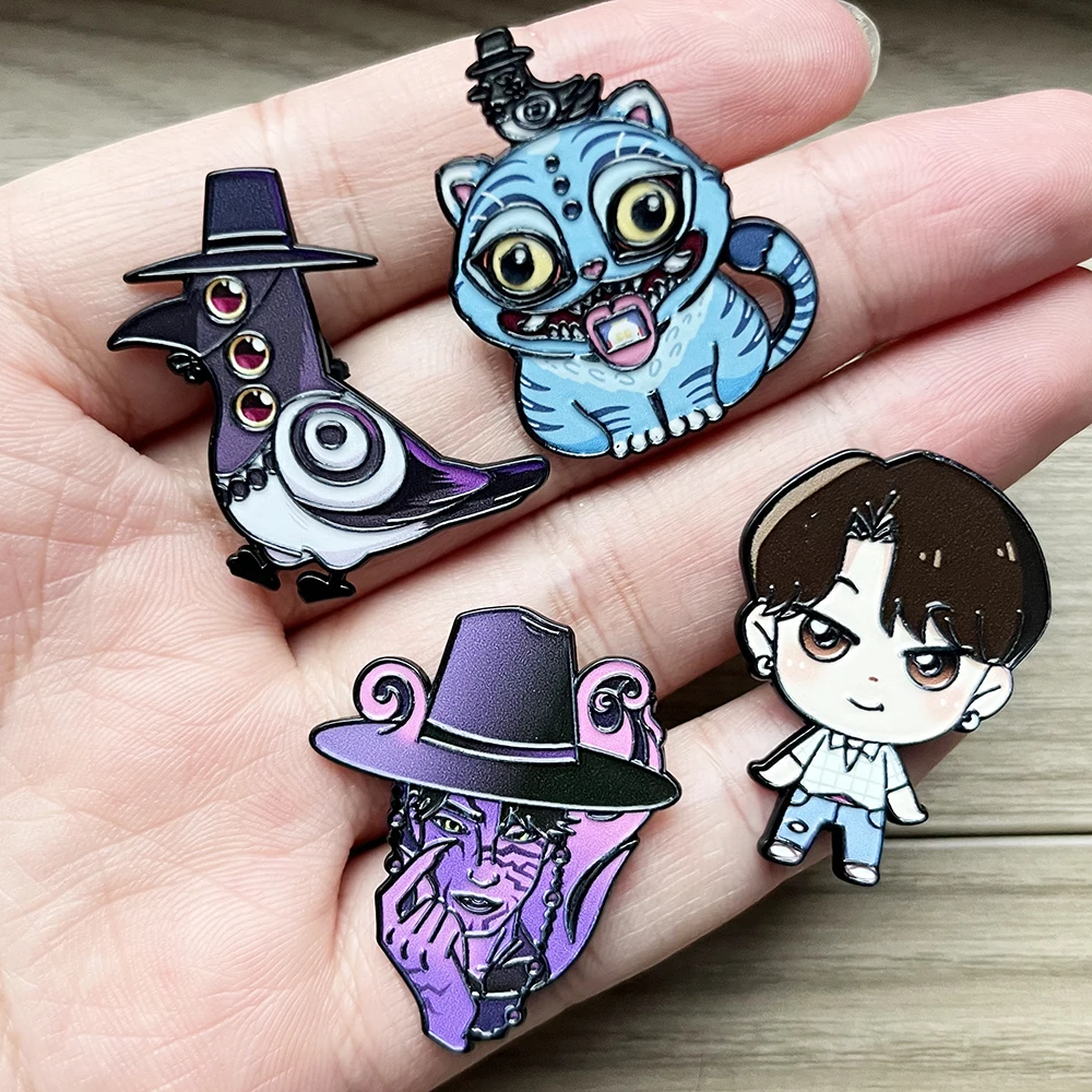 4 個 K-POP デーモンハンターズ HUNTR/X 漫画フィギュアエナメルピンバッジラペルピンブローチ女性男性ジュエリーアクセサリーギフト用