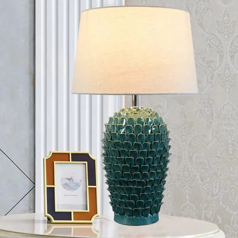 Contemporary ceramic desk lamp, luxurious creative living room, bedroom, study, hotel engineering desk lamp