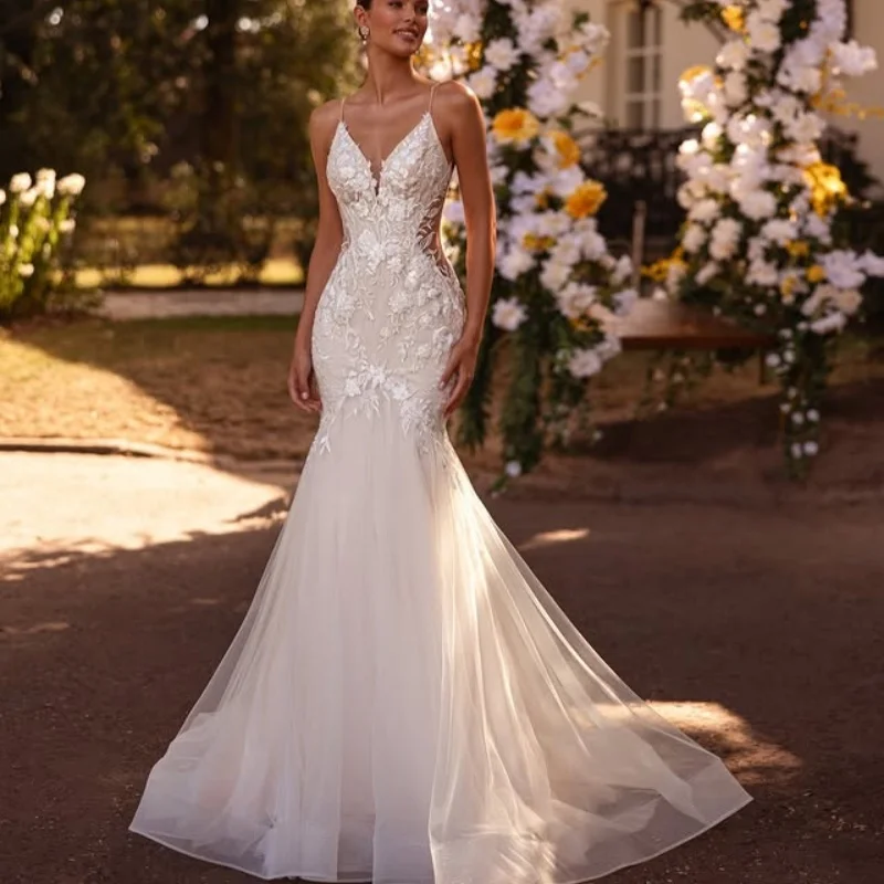 

Customized White Ball Gown Royal Wedding Dresses Long tail Lace flower applique fishtail Tull Made Robe De