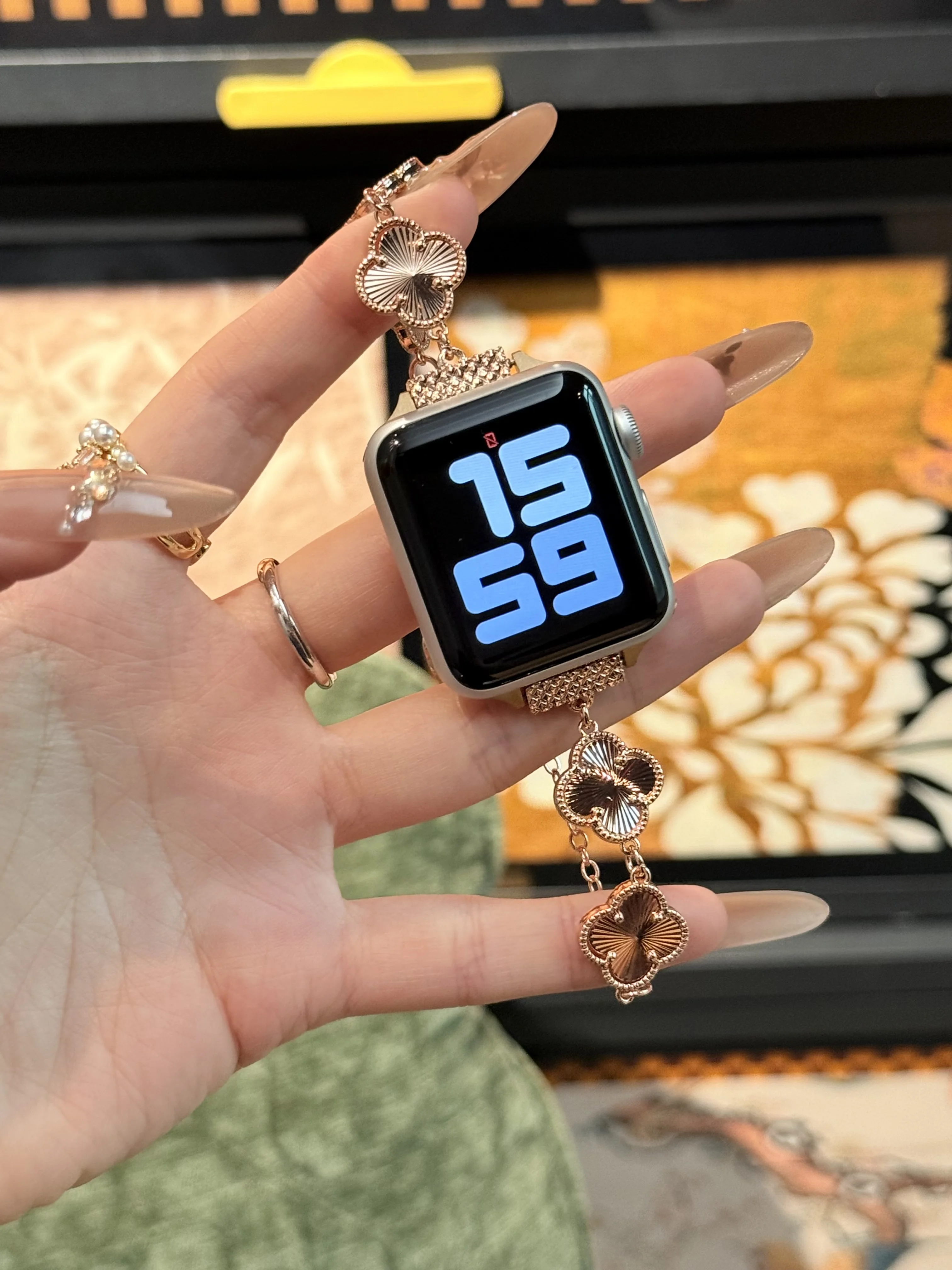 

Compatible with iWatch strap 38mm 40mm 41mm 42mm 44mm 45mm 49mm clover bracelet fashion handmade strap