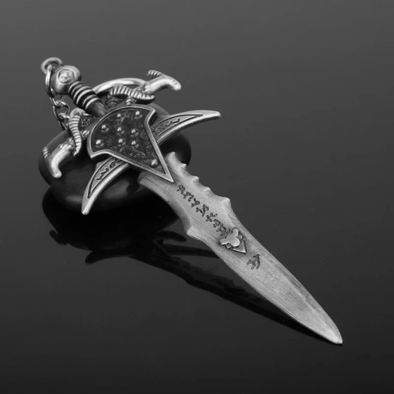 dongsheng WOW Game World of WarCrafts Keychain The Lich King Frostmourne Sword Weapon Dagger Metal Figures Keychain Key Ring