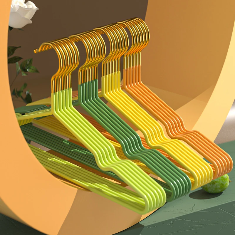 

Вешалка для одежды с канавками для проветривания, простые толстые Нескользящие пластиковые вешалки для пальто, синий и зеленый цвета