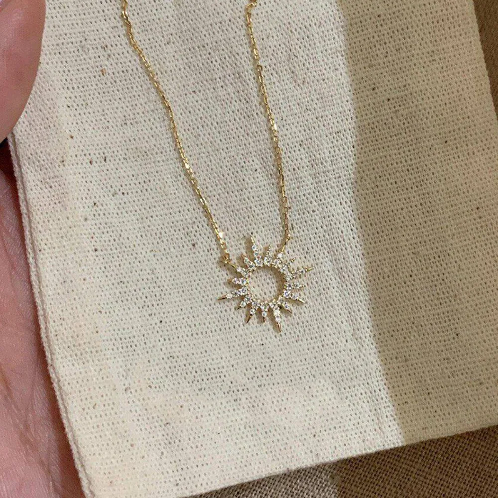 New Retro Luxury 925 Sterling Silver Hollowed Full Zircon Shiny Sunflower Pendant Necklace for Women Charm Birthday Gift Jewelry