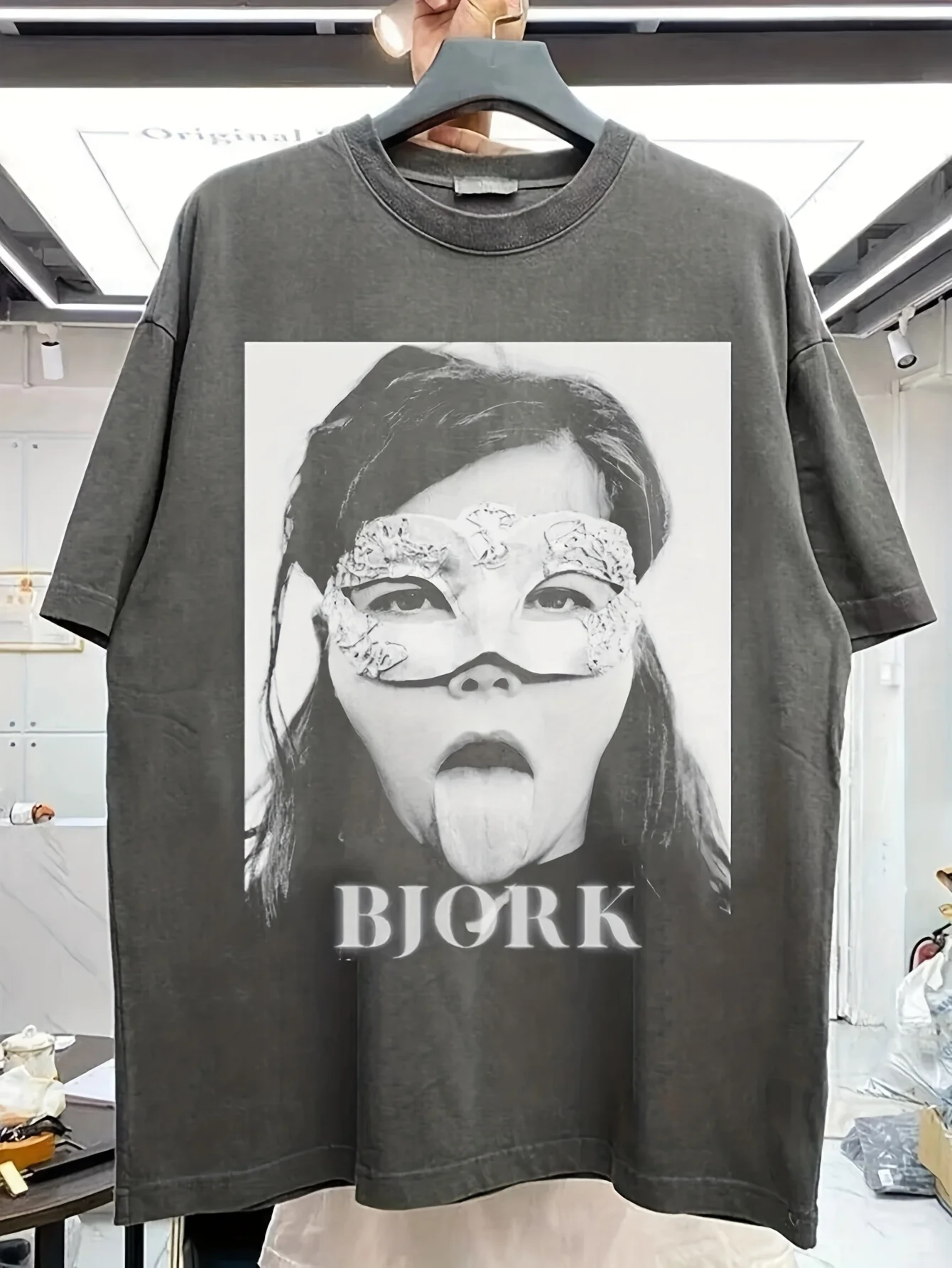 Bjork Commemorative T-shirt, Bjork Band Short-sleeved Unisex T-shirt, Breathable Top for Men and Women in Summer