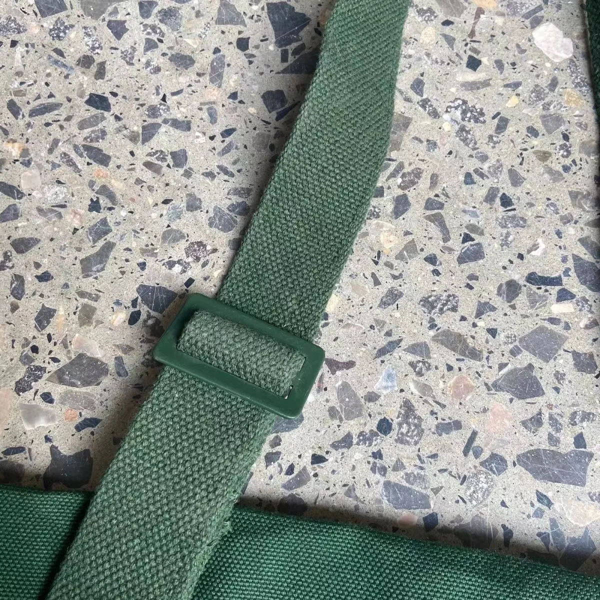 Retro Canvas Shoulder Bag Olive Green Vintage Style Outdoor Camping Travel Gear Military Fan Goods Liberation Bag