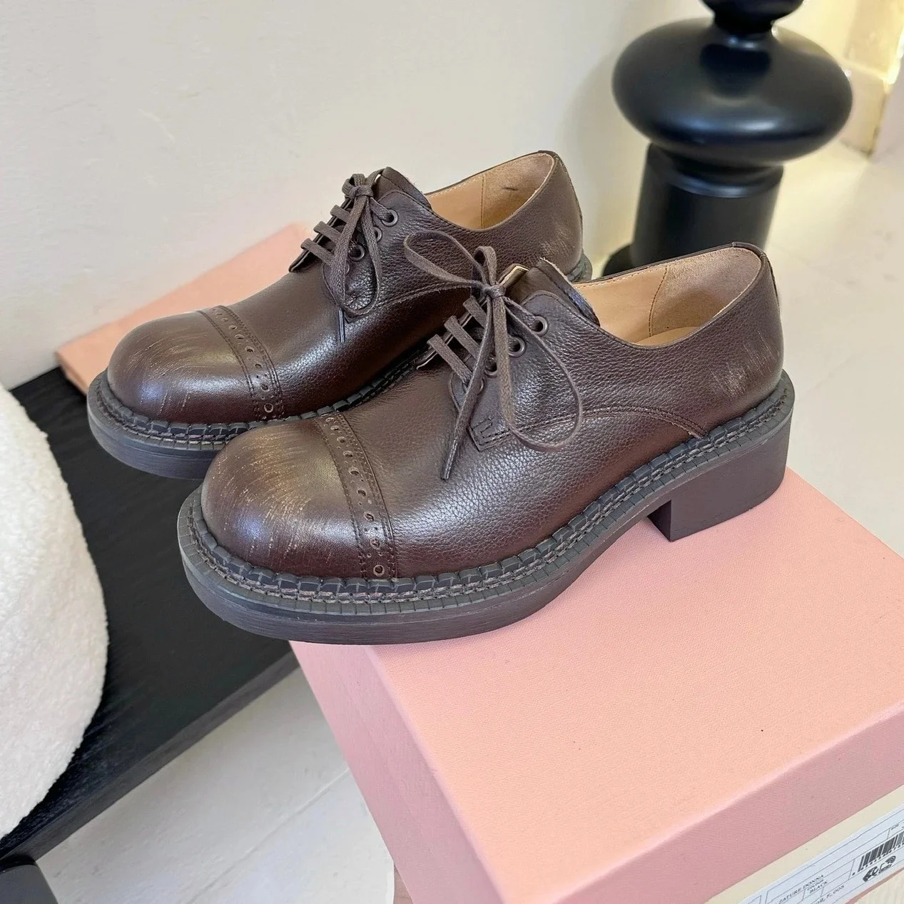 2025 FANGXITING أحدث النمط البريطاني جلد طبيعي جولة تو الدانتيل متابعة امرأة المتسكعون ديربي أحذية أوكسفورد البغال قباقيب البروغ