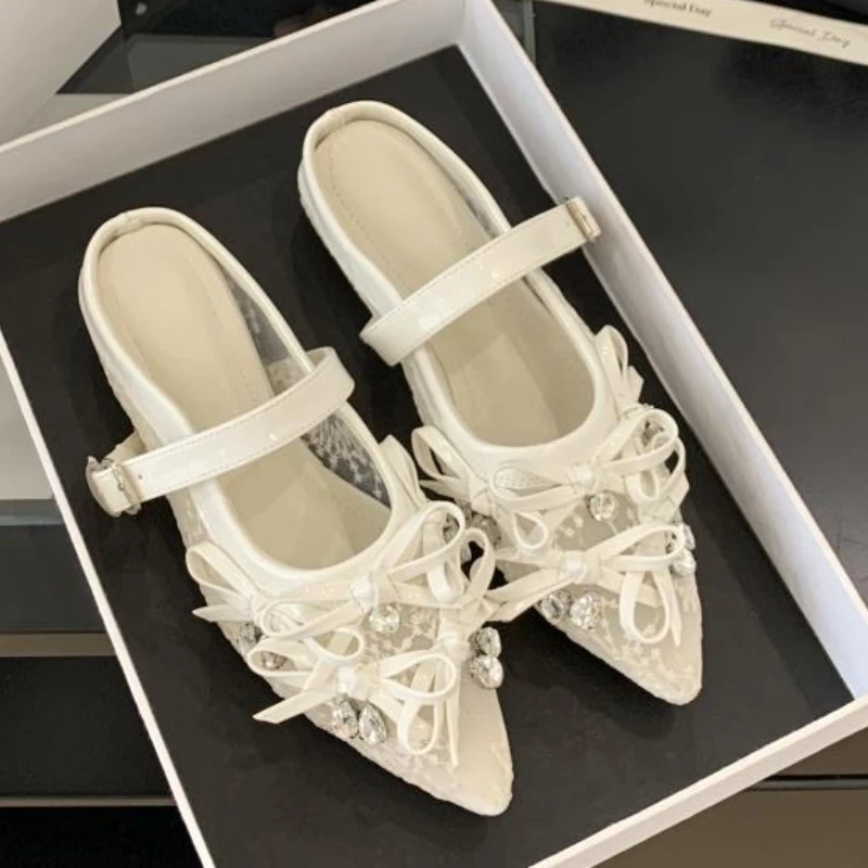 

Сетчатые сандалии со стразами и узлом-бабочкой для женщин, шлепанцы, летние туфли-лодочки с острым носком, модные дышащие женские тапочки на плоской подошве