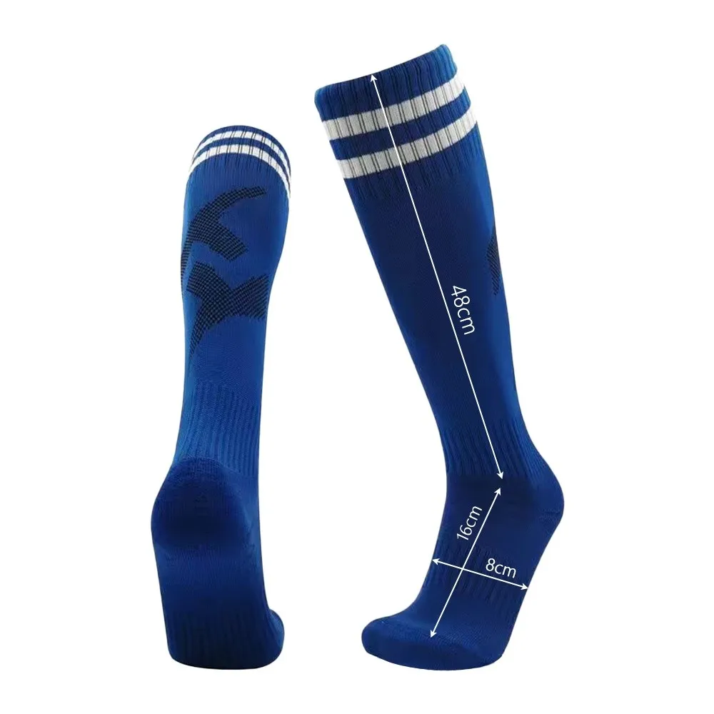 جوارب كرة قدم مضادة للانزلاق طويلة ​ ​ جوارب رياضية عالية للركبة قابلة للتنفس ​ ​   مقاومة للاهتراء ​ ​ نسيج ماص للرطوبة ​ ​   جوارب كرة القدم