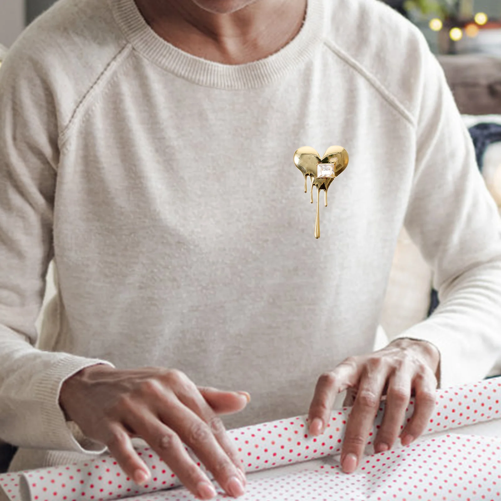 سبيكة بروش دبوس على شكل قلب هدية عيد الحب النساء الملابس شارة اكسسوارات القلب بروش التلبيب دبوس دبابيس للنساء