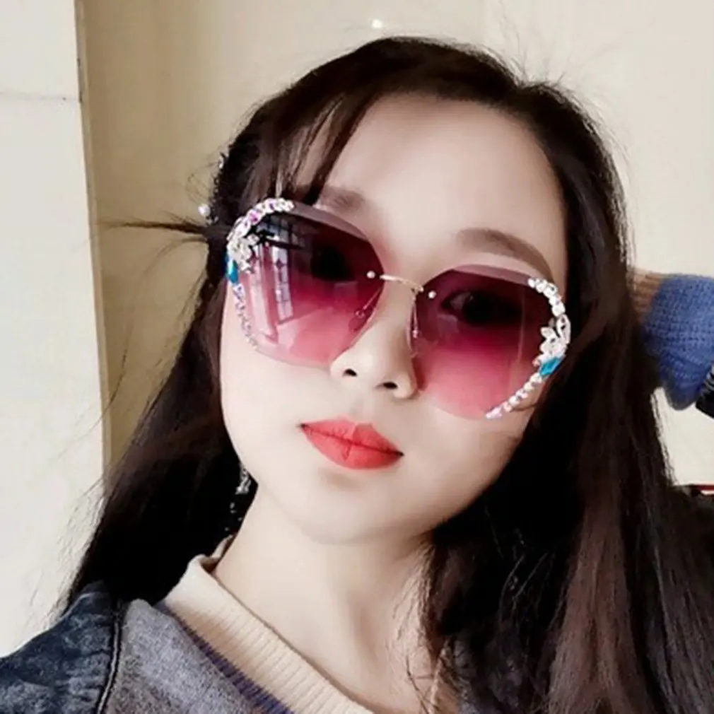 2021 Fashion Brand Design Vintage Rhinestone Sunglasses Women & Men Retro Cutting Lens Gradient Sunglasses Female UV400