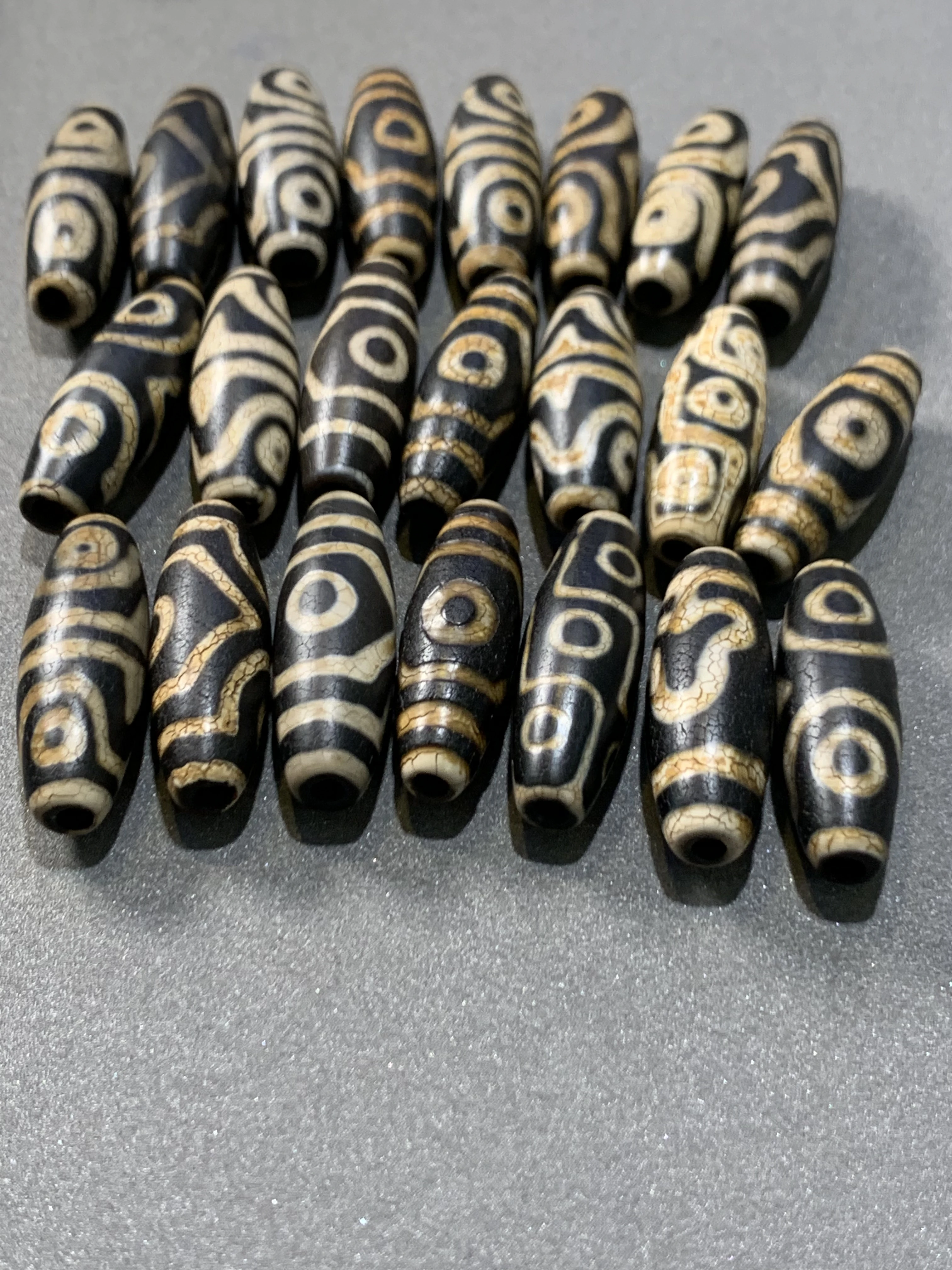 10pcs/lot natural Tibetan agate Dzi with various patterns black white retro style 30mm diy necklace pendant loose bead wholesale