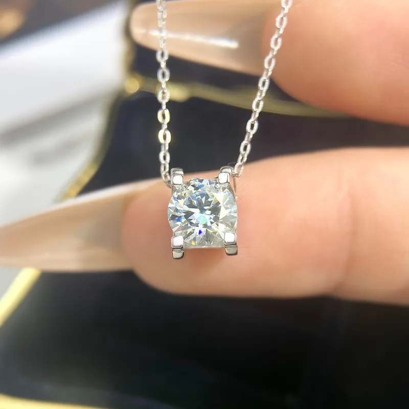 

DWJ Luxury 1-2CT Shiny Moissanite Diamond Pendant Box Or O-Chain for Women 925 Sterling Silver Necklace Engagement Fine Jewelry