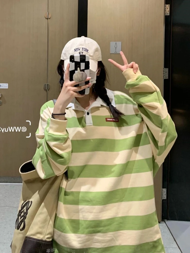 سترة نسائية كبيرة الحجم للربيع والخريف بياقة بولو رفيعة 2025 سترة فضفاضة جديدة على الطراز الأمريكي للطلاب #3