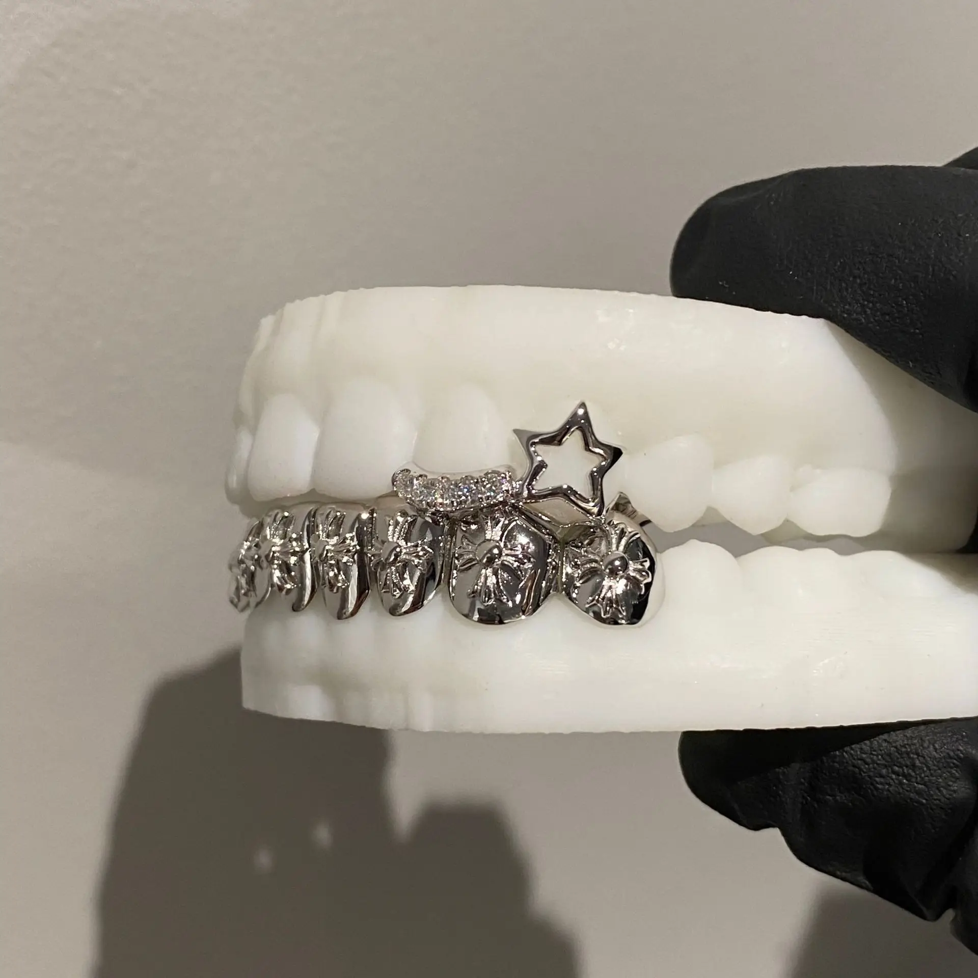 Pentagram Honeycomb Line, Cross Relief Grill Top 2 Bottom 8 European And American Cross-border Hot-selling Grillz