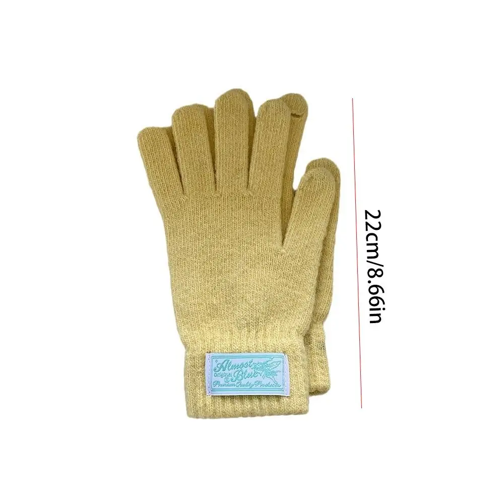 Guantes de punto de Color caramelo para pantalla táctil para mujer, mitones de terciopelo cálidos, letras de felpa, invierno, moda