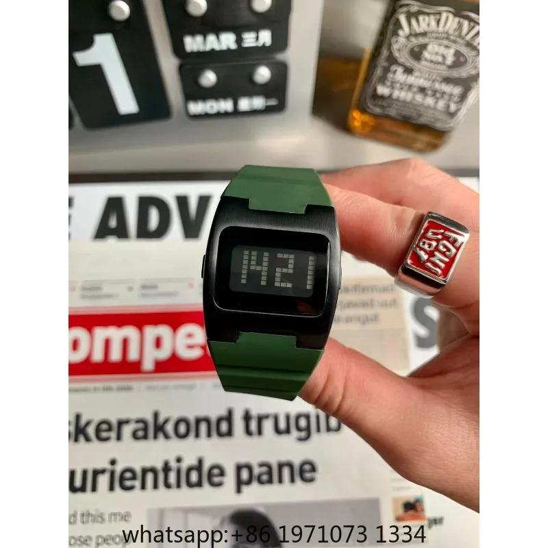 Y2K Millennium retro niche black technology versatile multi-functional sports electronic watch simple metal watch