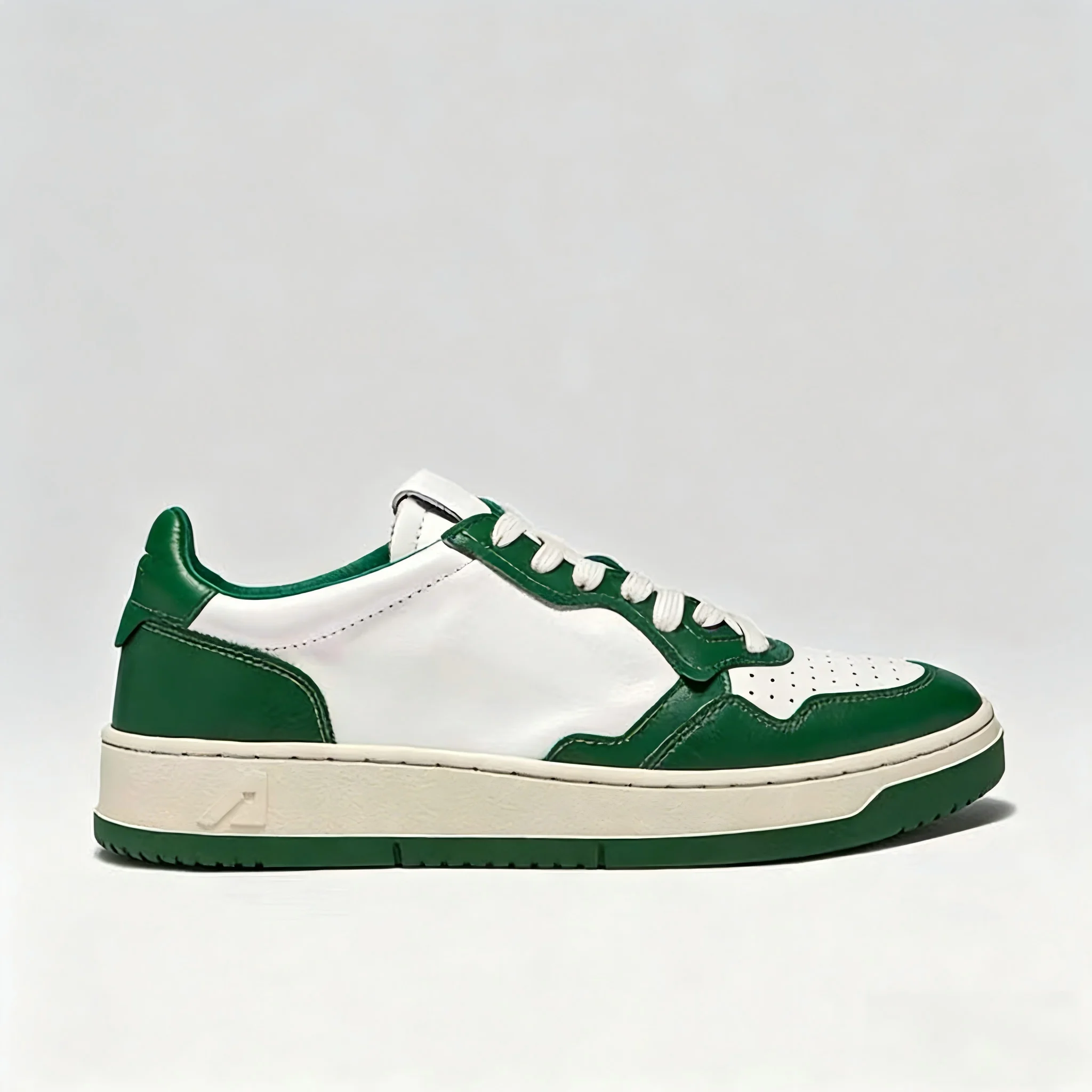 

Spring/Summer New Fashionable Casual Comfortable Board Shoes Stylish Trendy Footwear for Everyday Use