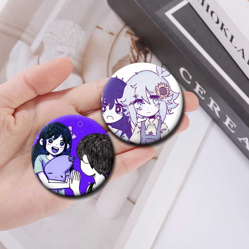 O-Omori Aubrey Basil Peripheral Creative Cartoon Icon Pins Tinplate Round Badge Metal Brooches for Collar Bag Hat Decor Gifts