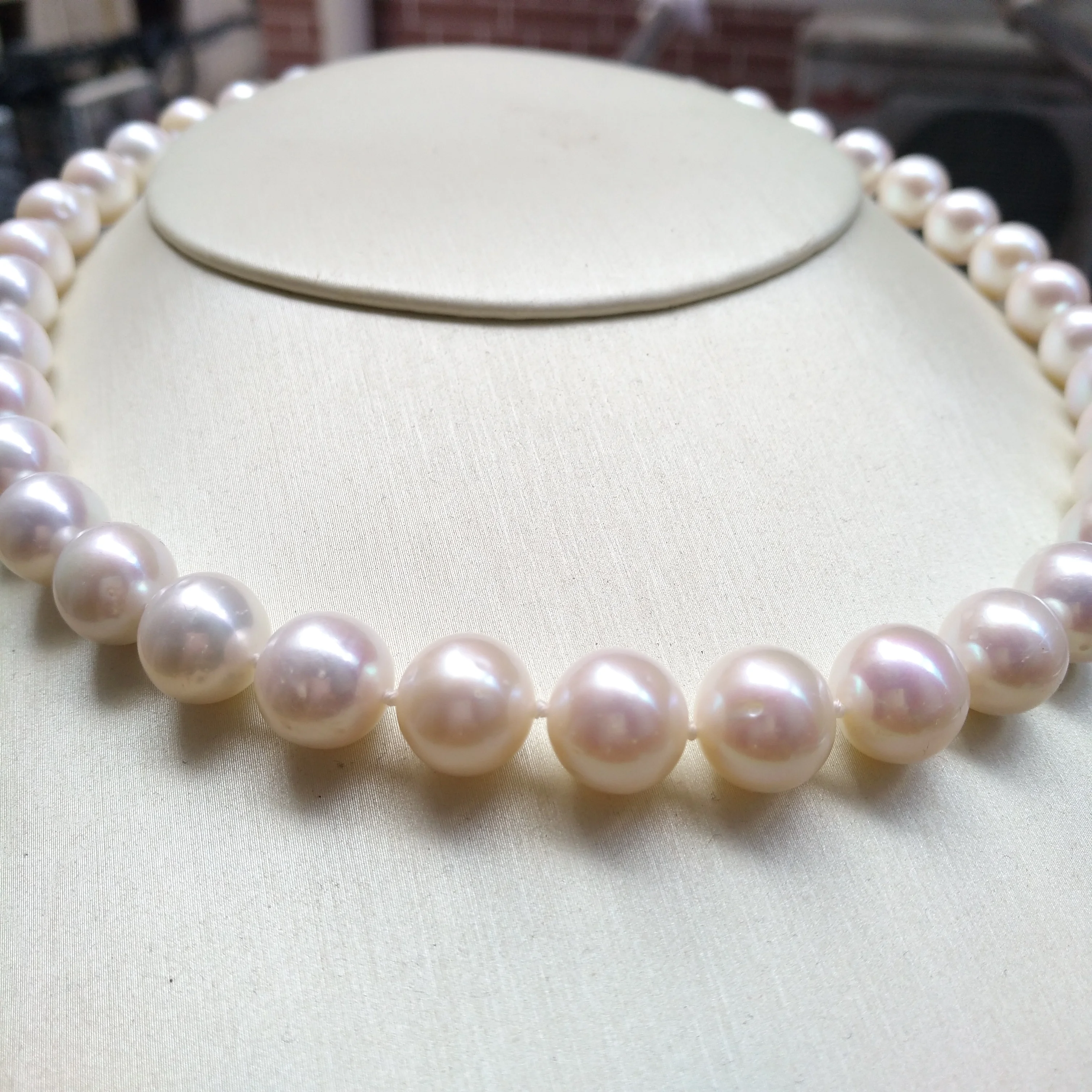 

Exceptional Popular AAA+ 10-11mm Round White South Sea Real Natural Pearl Necklace