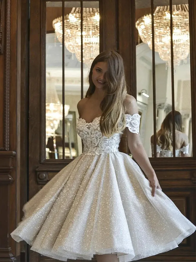 Vestido De Novia corto con purpurina y hombros descubiertos, traje De princesa con apliques De corazón, encaje hasta el té, brillante