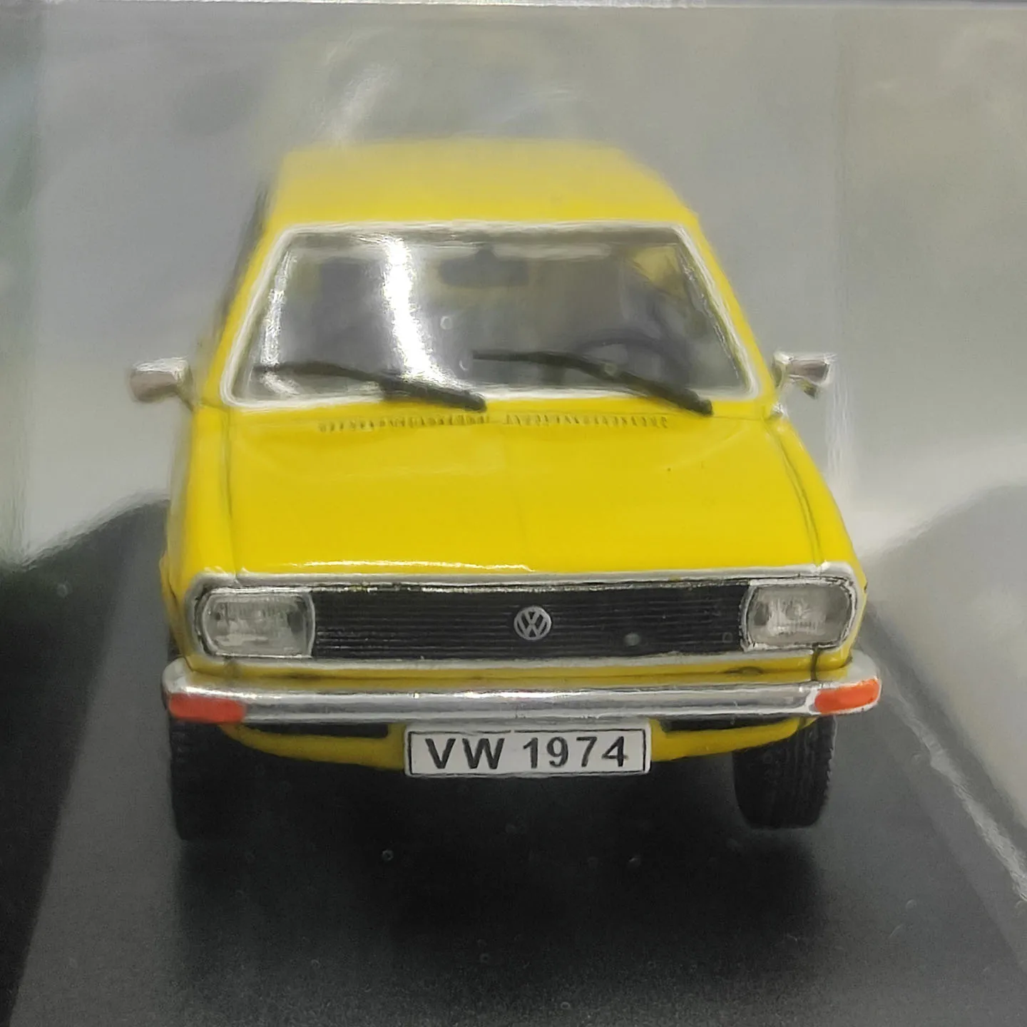 Diecast IXO 1:43 Scale VW Passat Variant 1974 Alloy Car Model