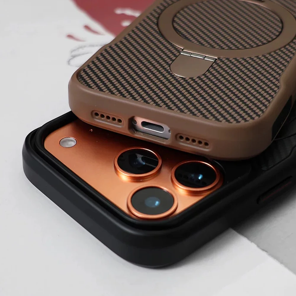 Metalowy uchwyt w kolorze ciemnej wiśni, obudowa na telefon z włókna węglowego i magnesem, kompatybilna z iPhone 18, 17, 16, 15, 14, 13 Pro Max, umożliwiająca ładowanie MagSafe, twarda obudowa. — zdjęcie produktu 4