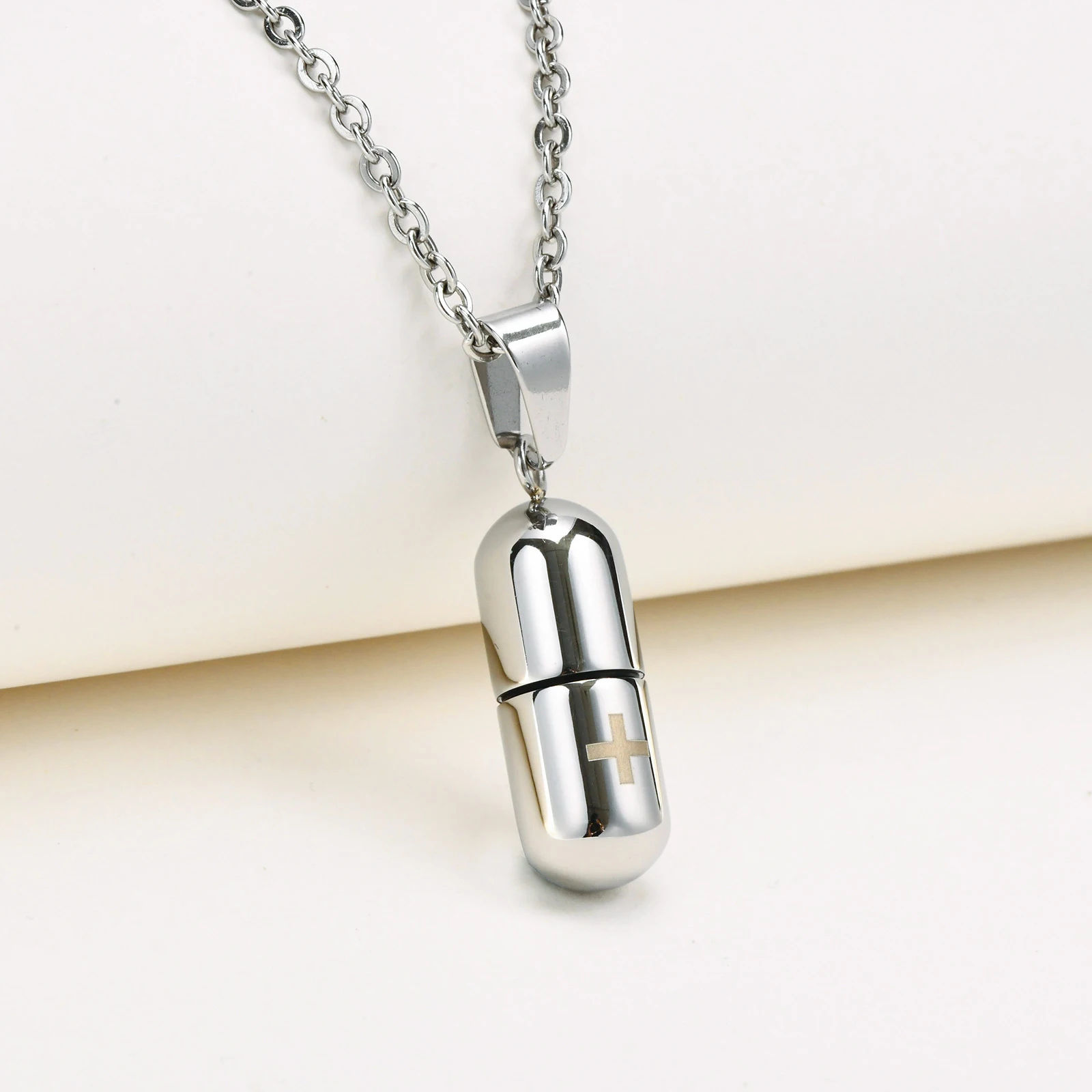 Kreuz gravierte medizinische Alarm-ID-Anhänger-Halsketten für Männer und Frauen, Edelstahl, Notfall-Pillenetui, Röhrenhalter, Gedenkschmuck – Detail 1