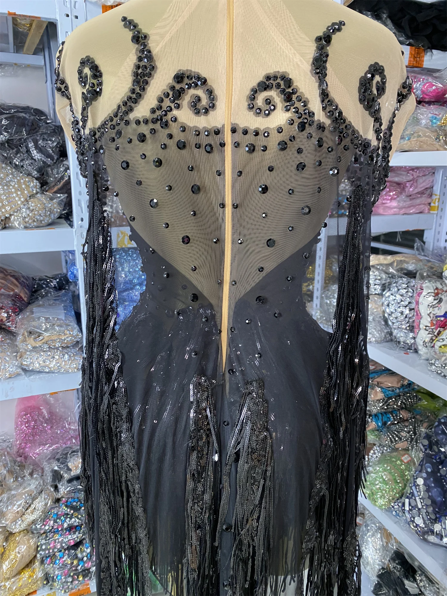 فساتين ملهى ليلي للنساء أزياء راقصة لامعة بأحجار الراين السوداء ترتر شرابة شبكية شفافة من خلال أزياء المسرح الصغيرة غير المتماثلة #6