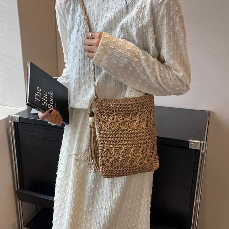 Casual Beach Straw Bag Women Messenger Bags Tassel Woven Shoulder Crossbody Bag For Women Bolsa Feminina