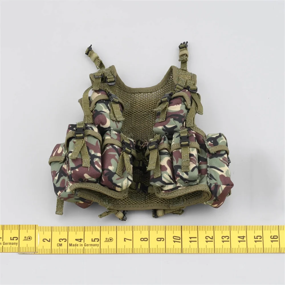 

1/6 DAMTOYS DAM 78098 The British Soldier Doll Hang Chest Vest Mini Toys Model Water Bottle For 12" Action Figure DIY