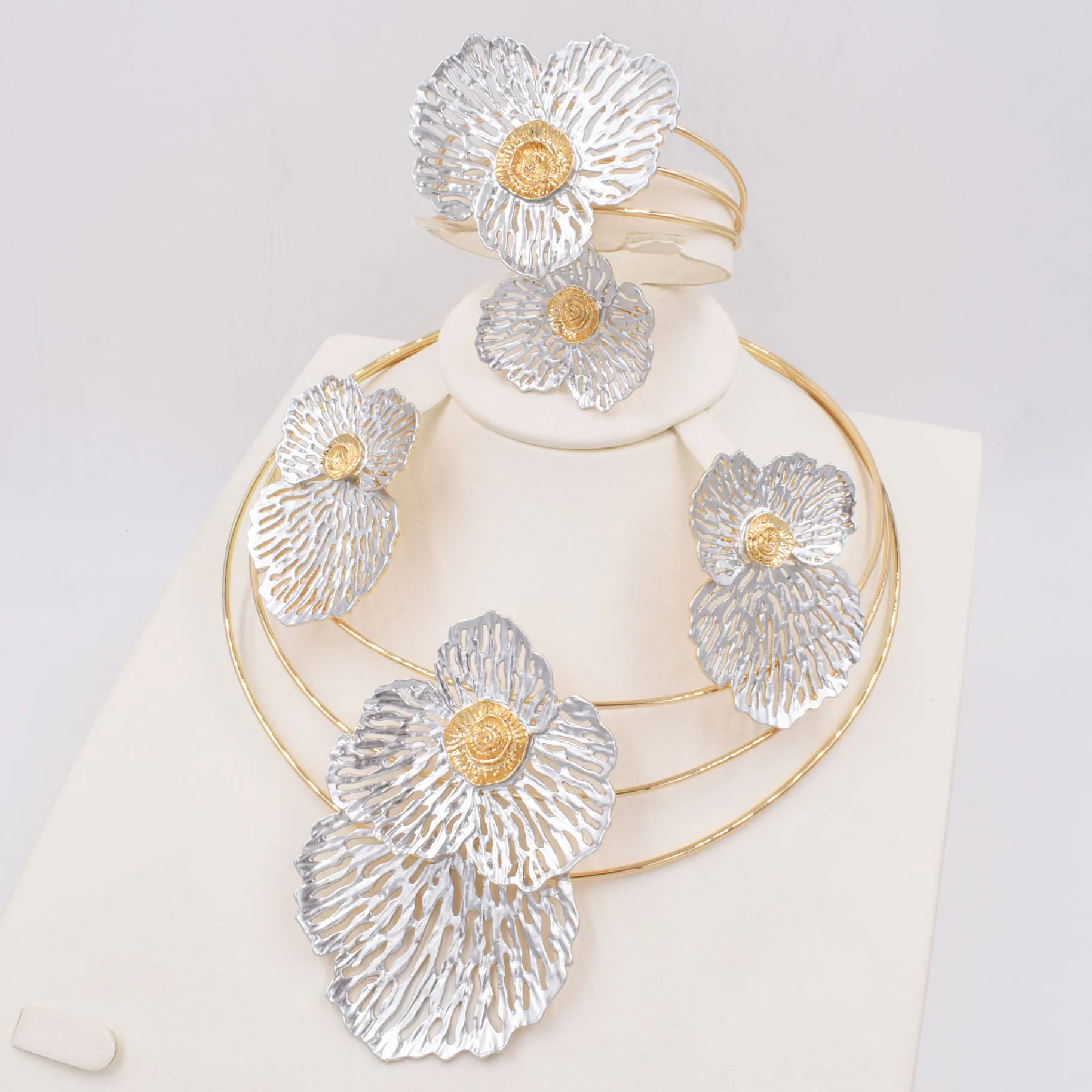 Italian Gold Plated Jewelry Set Dubai Gold Color High Quality Ladies Necklace Earrings Bracelet Rings Banquet Wedding Jewelry